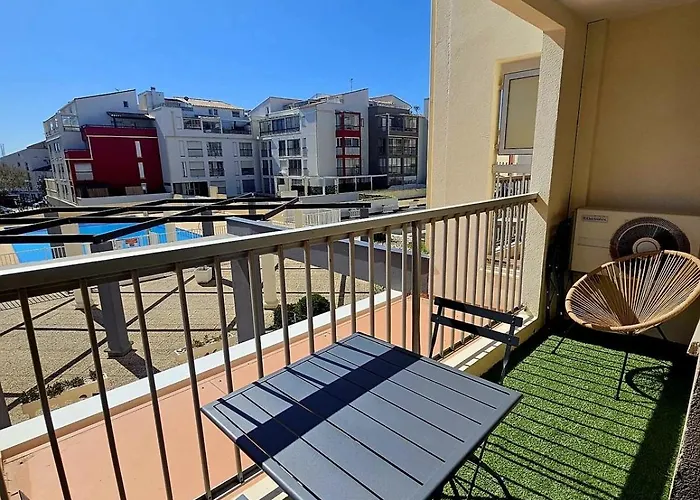 Climatise Centre Port Avec Piscine & Parking 아파트 아그